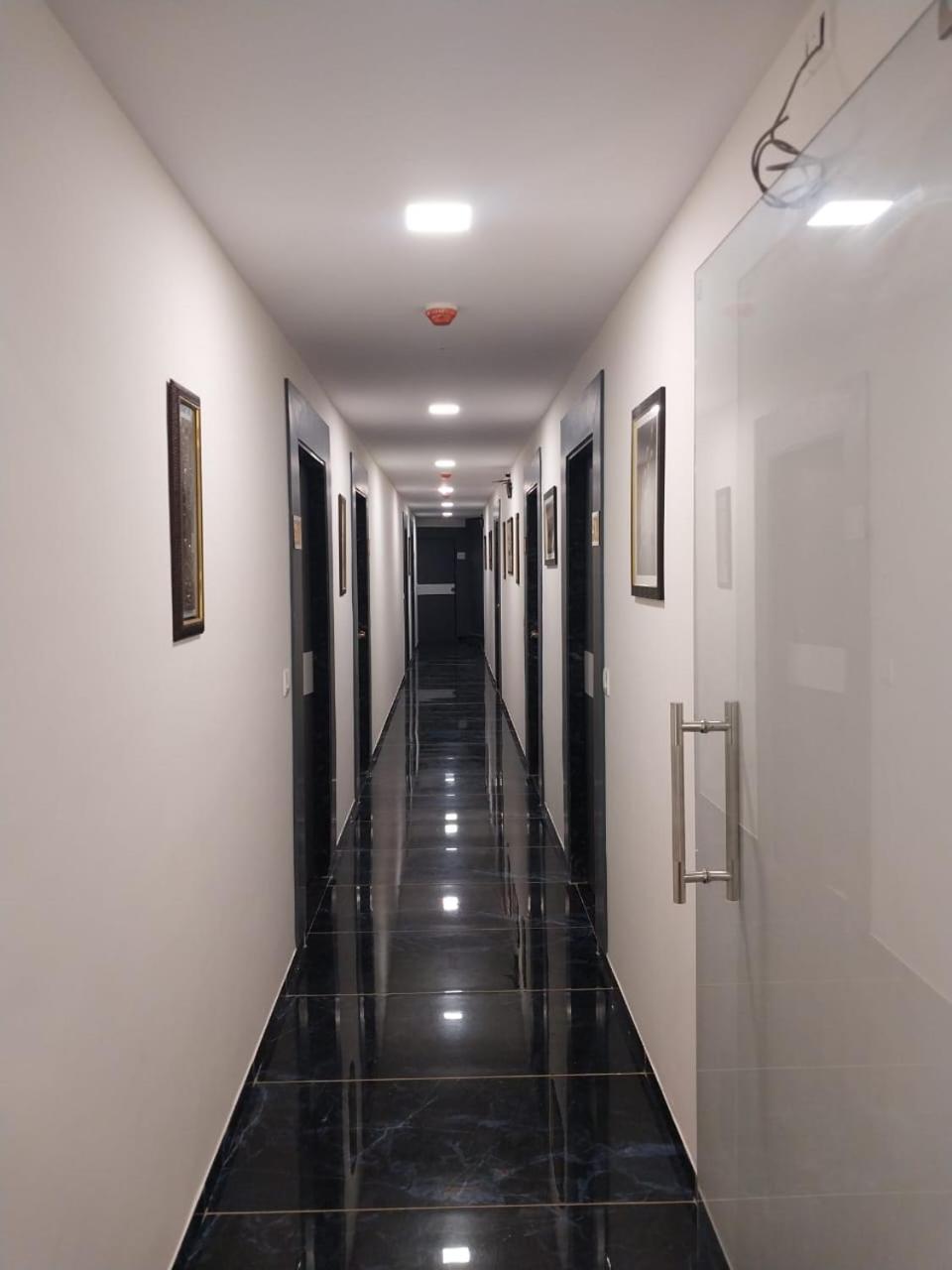 Hotl Sunsky Ξενοδοχείο Βαντοντάρα Εξωτερικό φωτογραφία